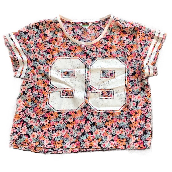 🍁 Distressed Jersey Floral Crop Top from Decree - Picture 2 of 6